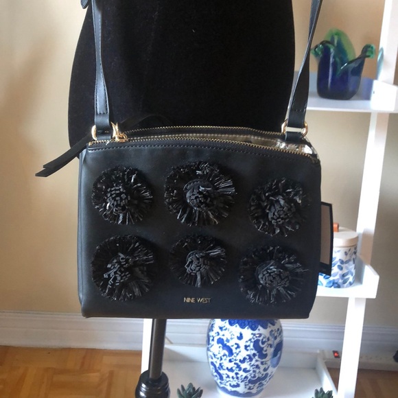 NINE WEST black floral Pom crossbody - Picture 4 of 13